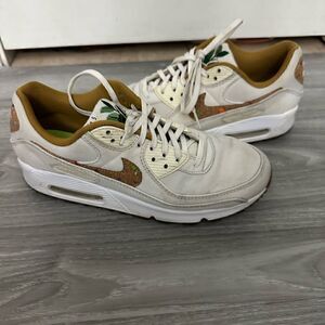 Nike Air Max 90 SE Cork Sail Sneaker.
